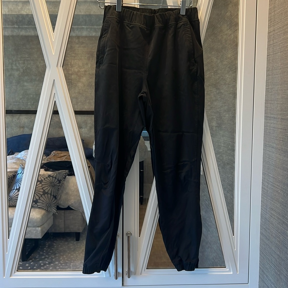 Lululemon Joggers with zip up ankles